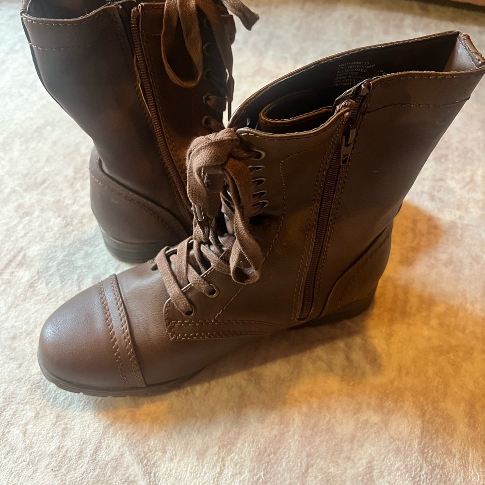 Brown Lace-Up Women's Boots